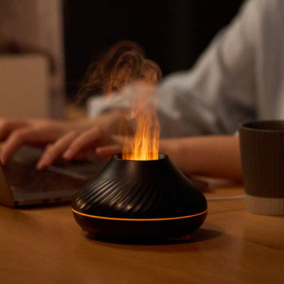 Dobra cena Dropshipping Najnowszy RGB Light Flame Aroma Diffuser 130Ml 3d Kolorowy Wodnicznik Płomienia Ogień Wulkan Diffuser Dropshipping w Internecie